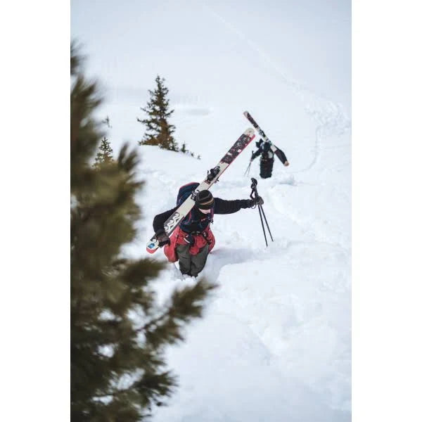 112 Skis V947