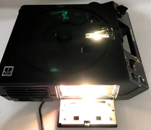 Carousel Slide Projector I709