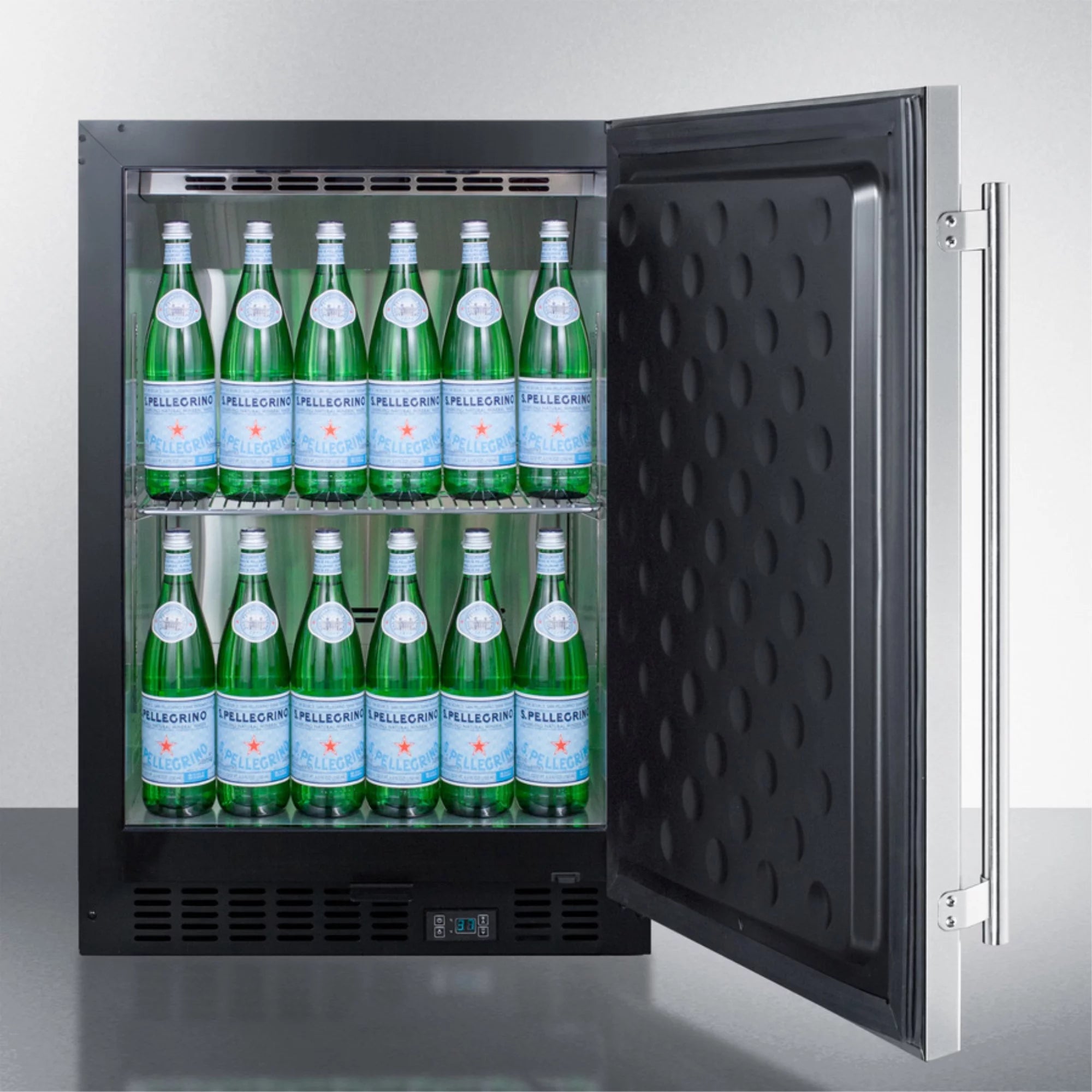 Built-in undercounter commercial refrigerator with SS interior and door X742043