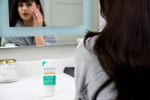 Facial Moisturizer with SPF 30 Mineral Sunscreen 2.5 fl oz G2096