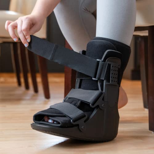 Short Walking Boot for Broken Toe Injuries, Sprained Ankles, Post-Op Support (XS) S64348