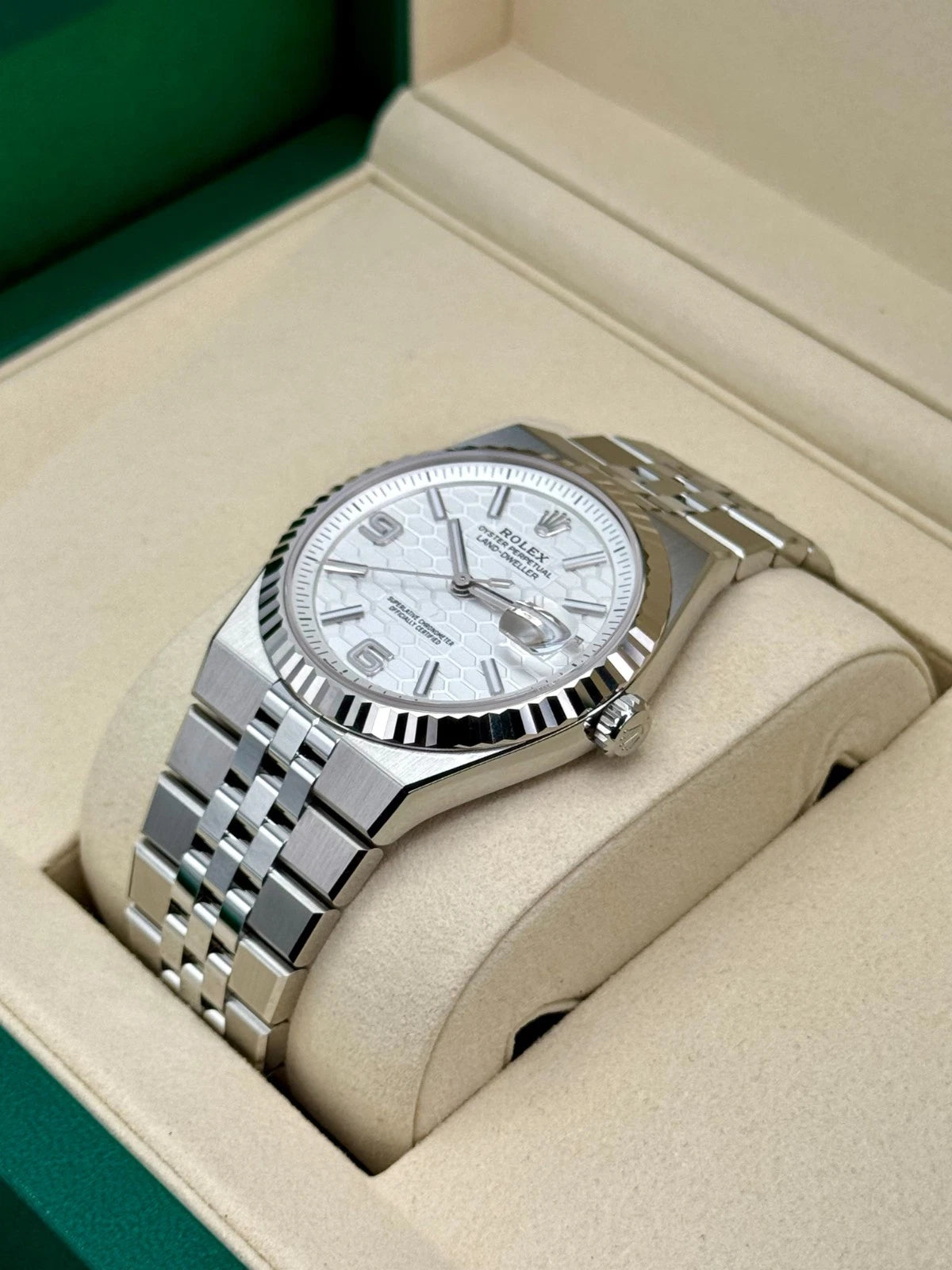 40 mm Oystersteel Watch V162