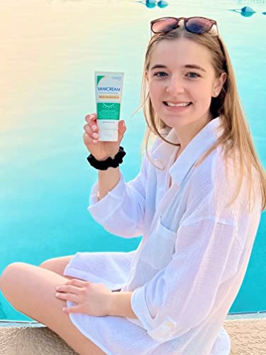 Facial Moisturizer with SPF 30 Mineral Sunscreen 2.5 fl oz G2096
